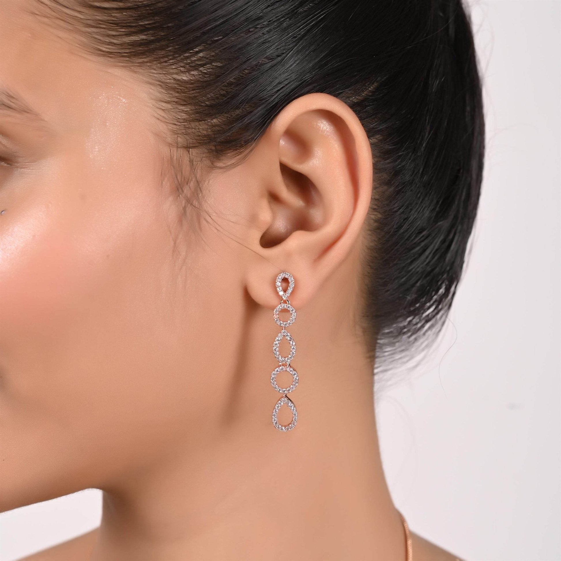 Crafted CZ Necklace for Women: An Unforgettable Gift Idea T4 Jewels