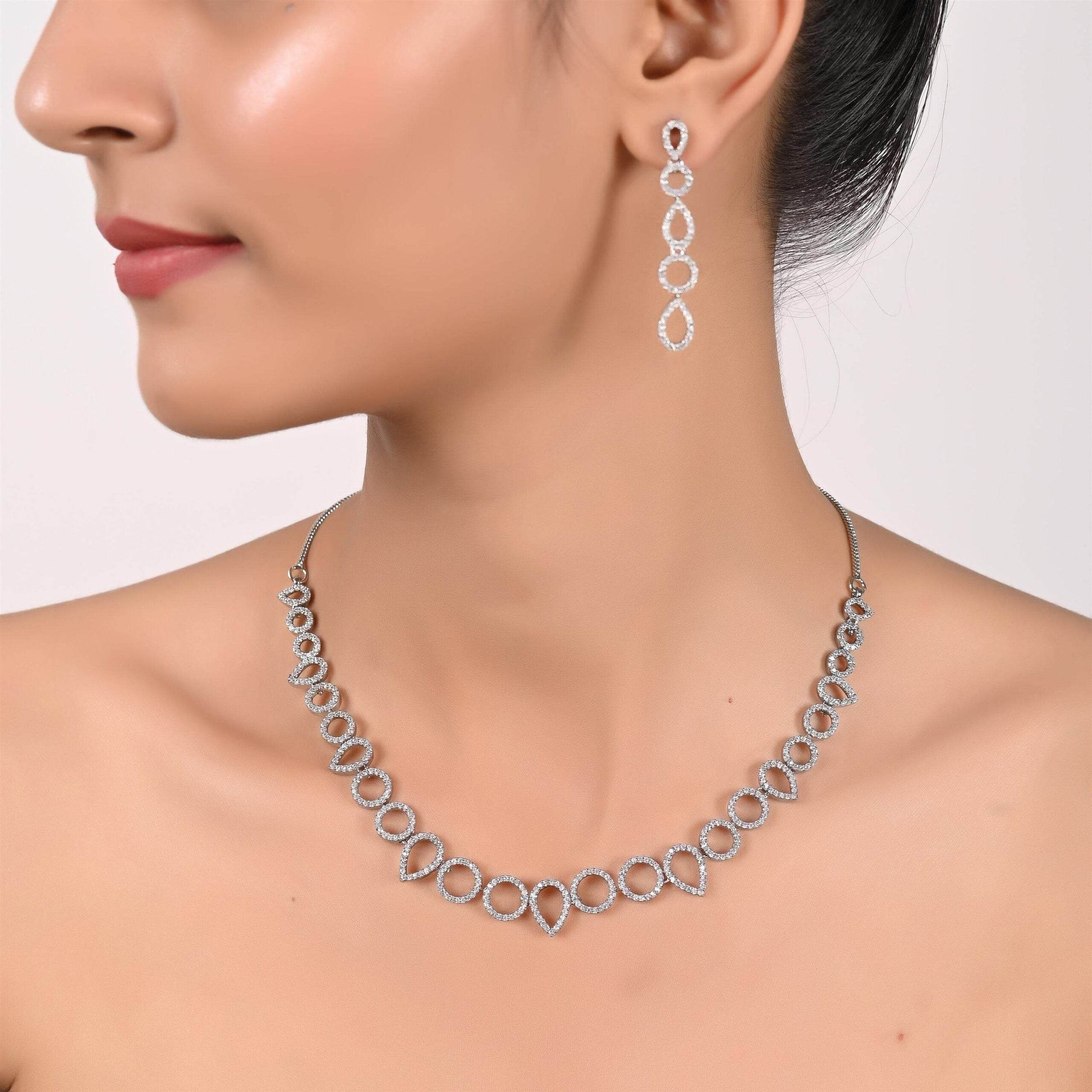 Fashionable Handcrafted CZ Necklace for Women: Eye-catching and Glamorous T4 Jewels