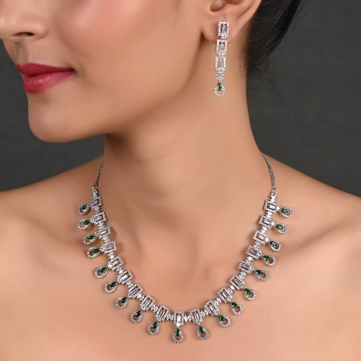 Glamorous CZ Necklace Set: Luxurious and Charming Jewelry for Women T4 Jewels